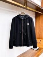 Tracksuit - 图片 2