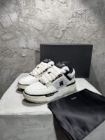 White Black - 图片 2