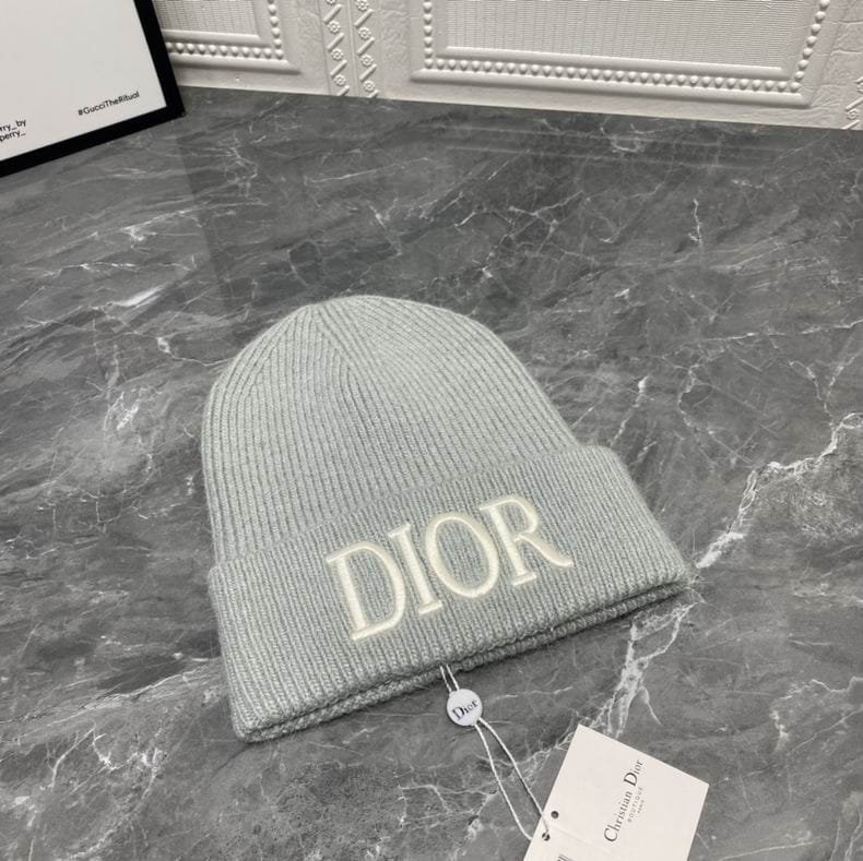 Dior-hat-120617-27_893876_1d54096e-5963-4e00-93c9-bdee33eefaba.jpg Beanie - 图片 1