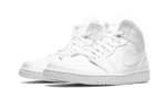 Triple White (2020) - 图片 2