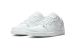 Triple White - 图片 2